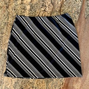 Premier collection black/ white stripe lightweight skirt above knee SIZE XL